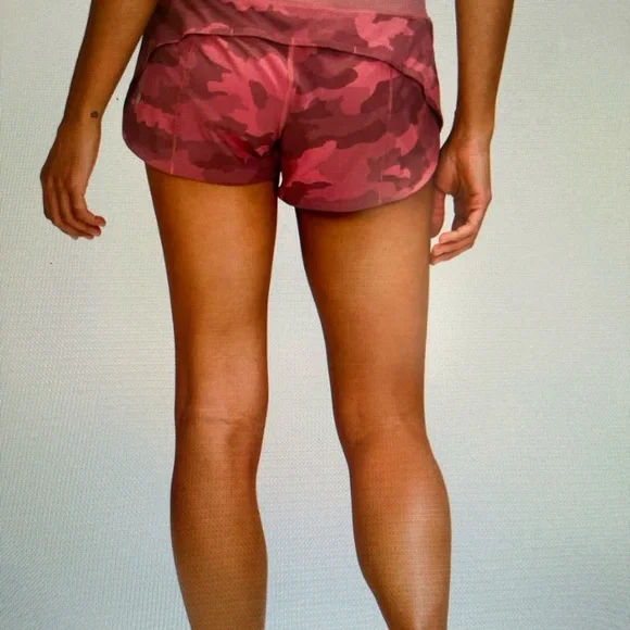 Lululemon Speed Up Low-Rise Short 2.5", Size 6, Camo Brier Rose / Spiced Chai - Picture 8 of 9